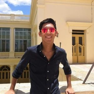 Meet your Posher, Pedro luis